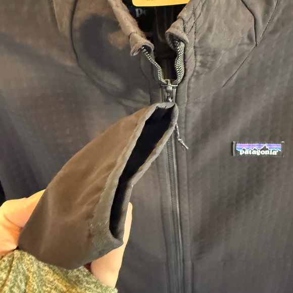 Patagonia Black TechFace Jacket R1 - Picture 5 of 7